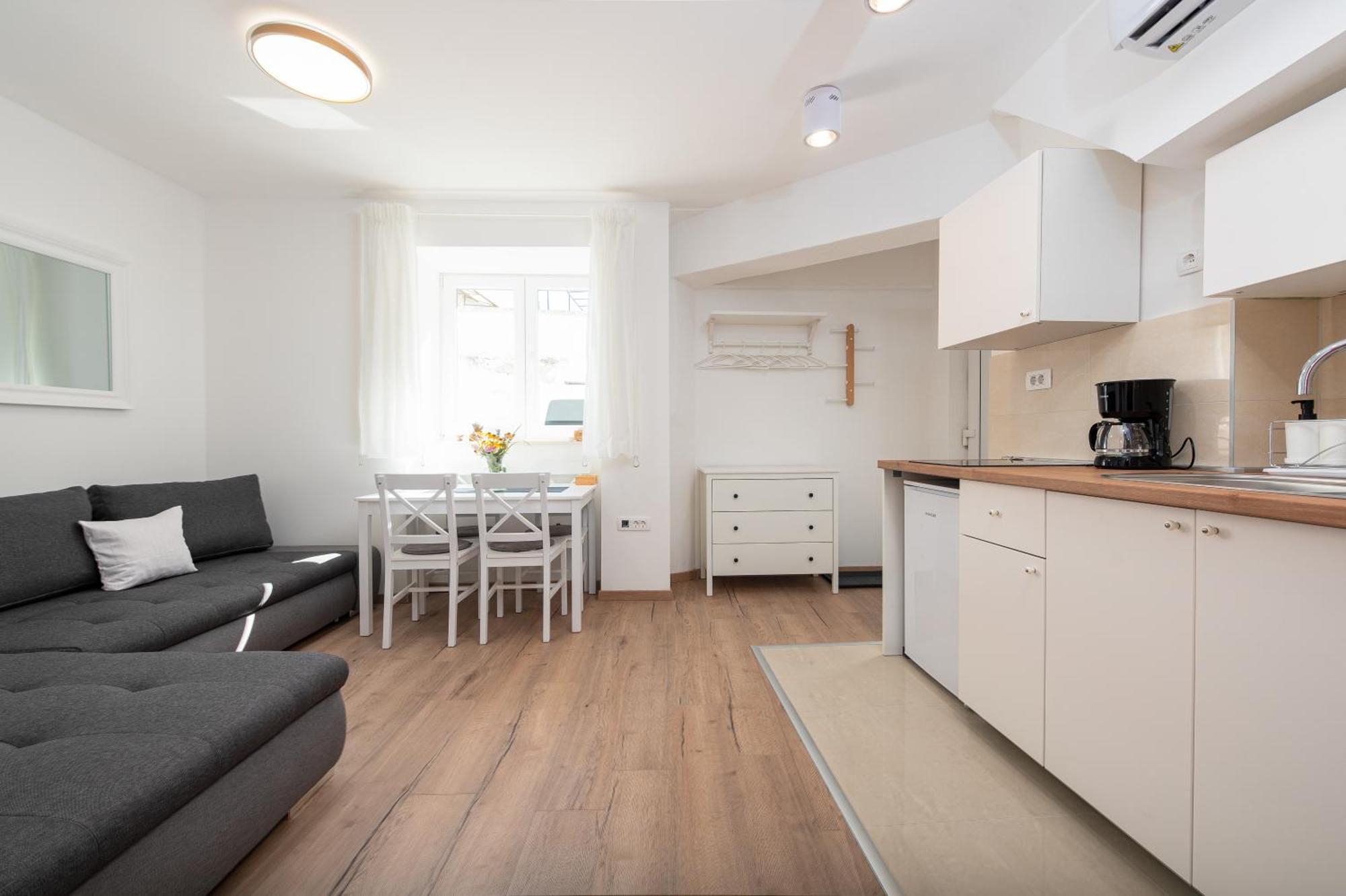 Lota Apartma Bibinje